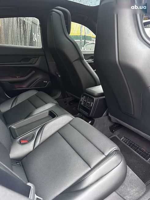 Porsche Taycan 2021 - фото 16
