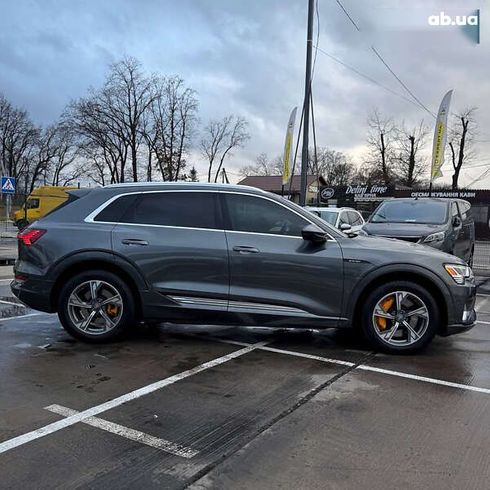Audi E-Tron 2019 - фото 2