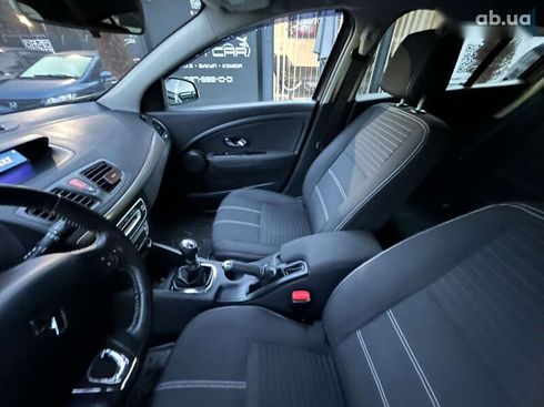 Renault Megane 2015 - фото 13