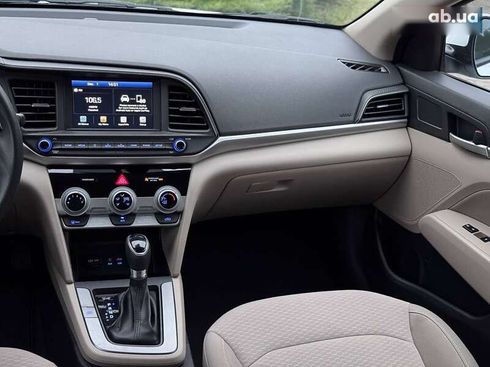 Hyundai Elantra 2019 - фото 20