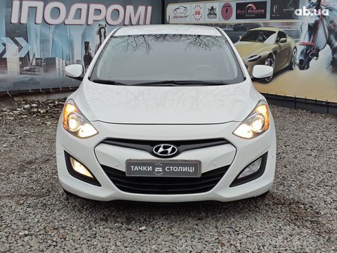 Hyundai i30 2013 белый - фото 2