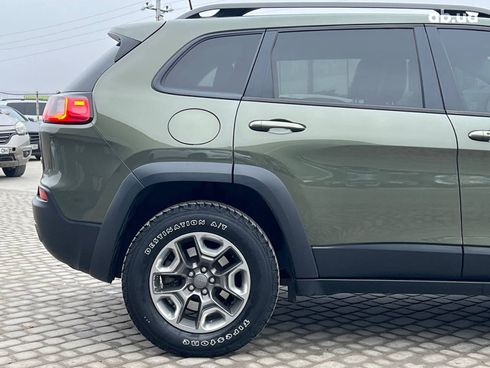 Jeep Cherokee 2018 зеленый - фото 17