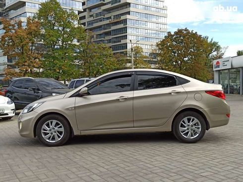 Hyundai Accent 2012 - фото 9