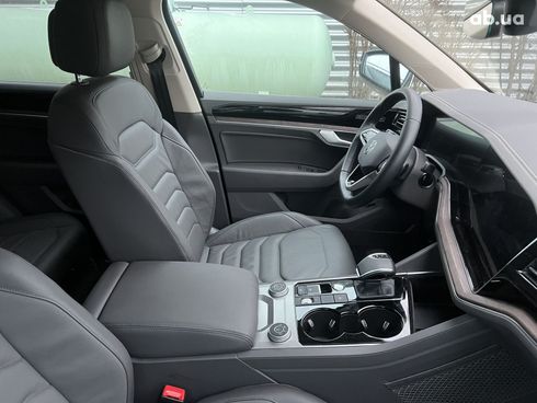 Volkswagen Touareg 2022 - фото 12