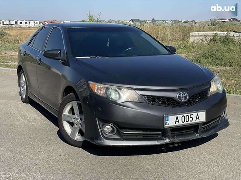 Toyota Camry 2013 - фото 2