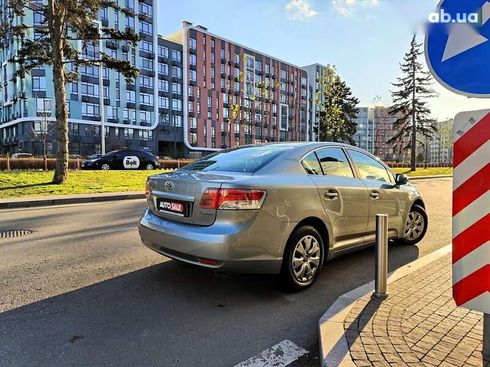 Toyota Avensis 2011 - фото 26
