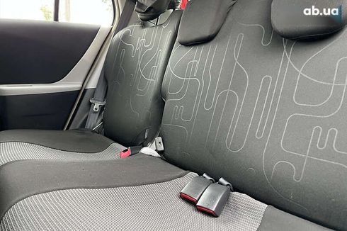 Toyota Yaris 2010 - фото 17