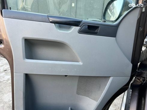 Volkswagen Transporter 2014 коричневый - фото 15