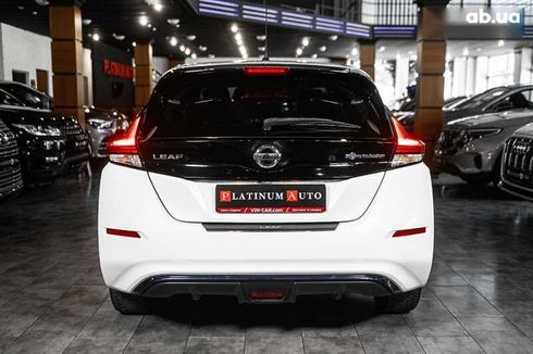 Nissan Leaf 2019 - фото 14