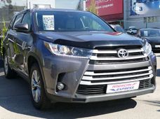 Продажа Toyota б/у 2017 года - купить на Автобазаре