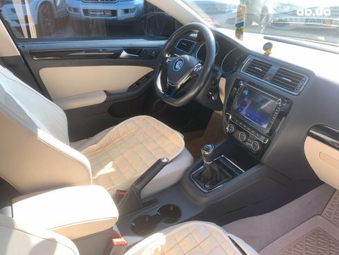 Volkswagen Jetta 2016 черный - фото 24