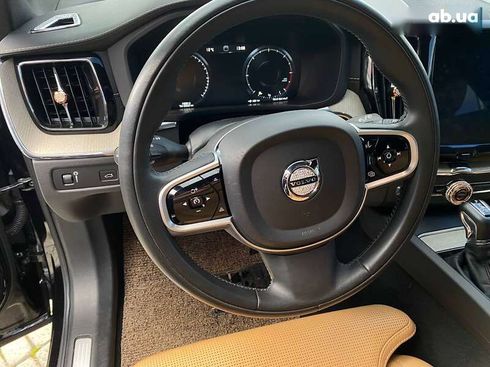 Volvo XC60 2019 - фото 17