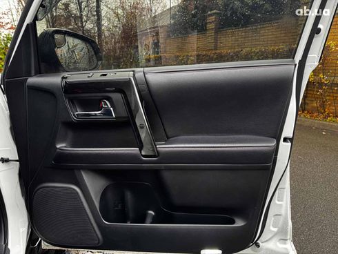 Toyota 4Runner 2019 белый - фото 35