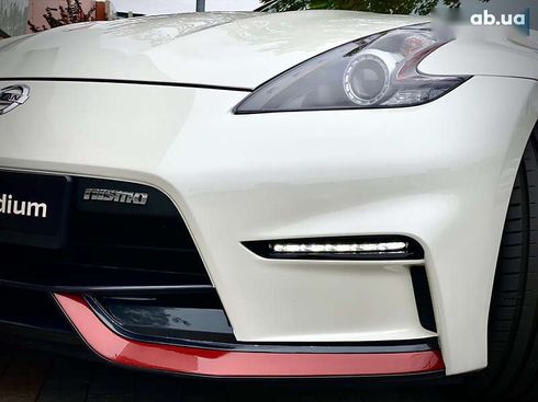 Nissan 370Z 2015 - фото 17