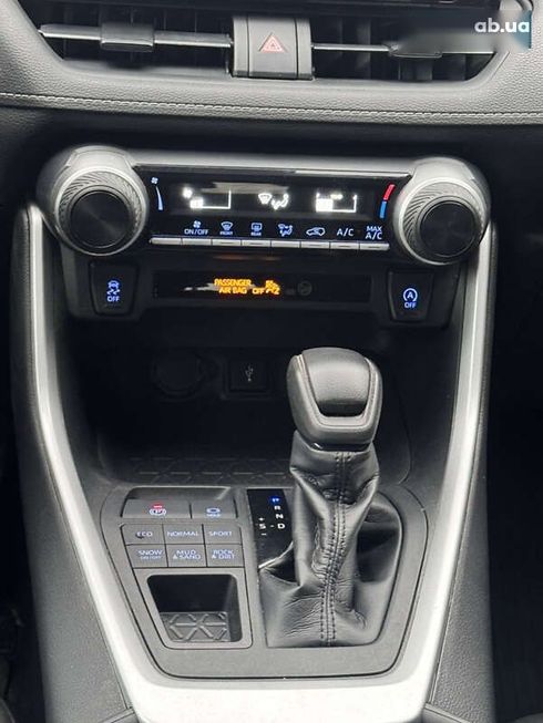 Toyota RAV4 2020 - фото 16