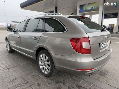 Skoda Superb 2012 - фото 8