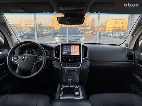 Toyota Land Cruiser 2017 - фото 10