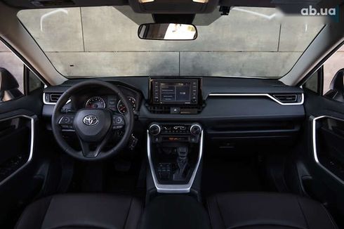 Toyota RAV4 2022 - фото 12