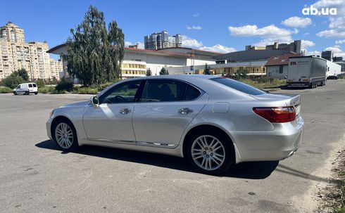 Lexus LS 2010 серебристый - фото 9