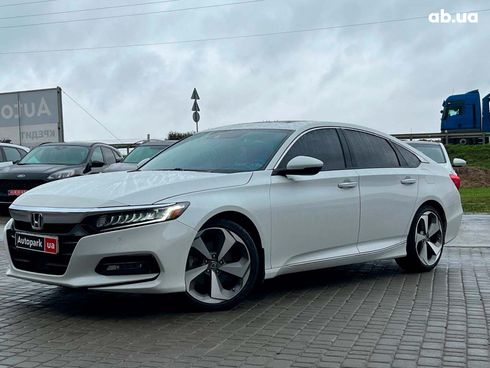 Honda Accord 2018 белый - фото 2