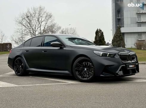 BMW M5 2024 - фото 21