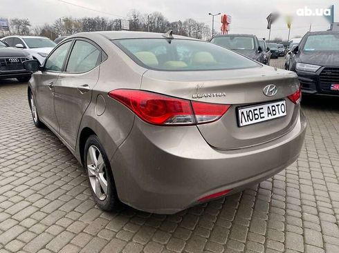 Hyundai Elantra 2013 - фото 4