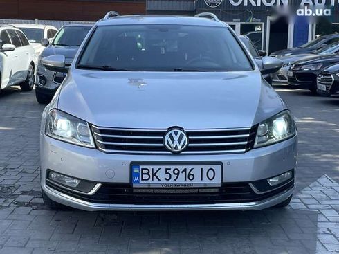 Volkswagen Passat 2011 - фото 2