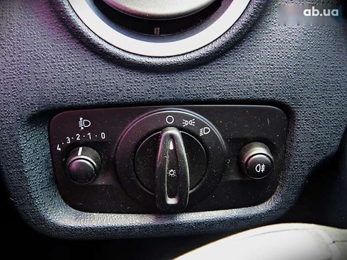 Ford Fiesta 2011 - фото 8