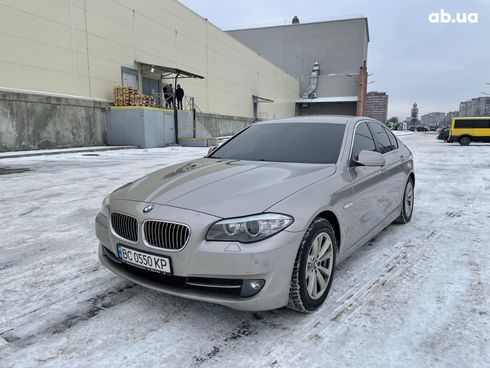 BMW 5 серия 2012 бежевый - фото 3