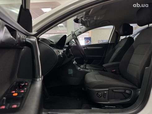 Volkswagen Passat 2014 белый - фото 10