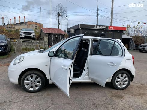 Nissan Micra 2014 белый - фото 11