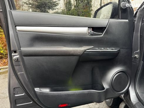 Toyota Hilux 2017 серый - фото 21