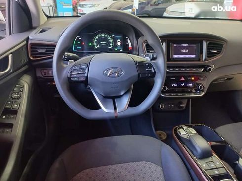 Hyundai Ioniq 2017 - фото 14