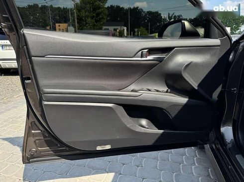 Toyota Camry 2021 - фото 19