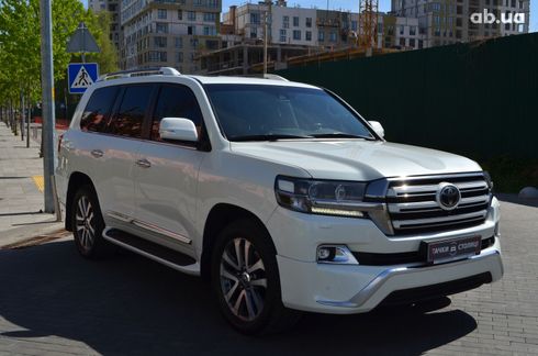 Toyota Land Cruiser 2016 белый - фото 4