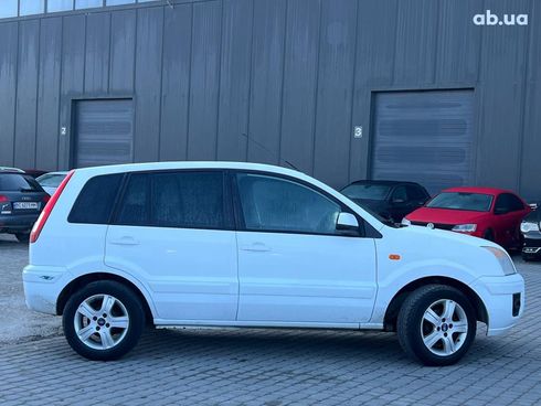 Ford Fusion 2011 белый - фото 10