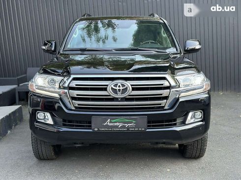 Toyota Land Cruiser 2017 - фото 3