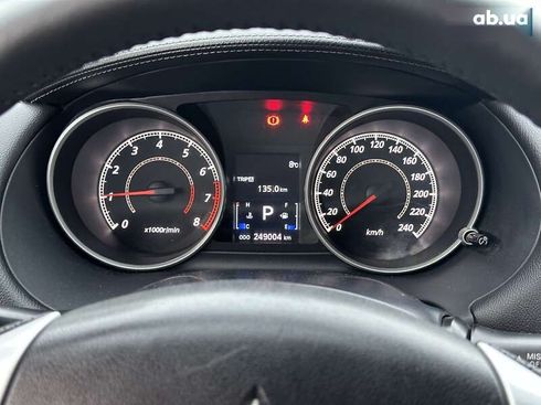 Mitsubishi Outlander 2010 - фото 18