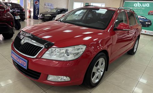 Skoda Octavia 2009 красный - фото 6