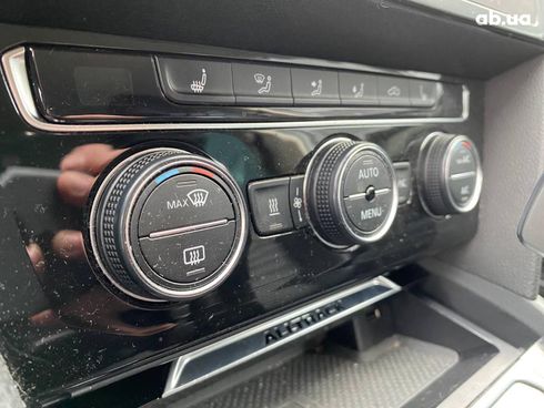 Volkswagen passat alltrack 2017 белый - фото 16