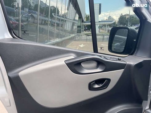 Renault Trafic 2015 - фото 13