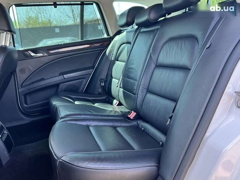 Skoda Superb 2012 - фото 30