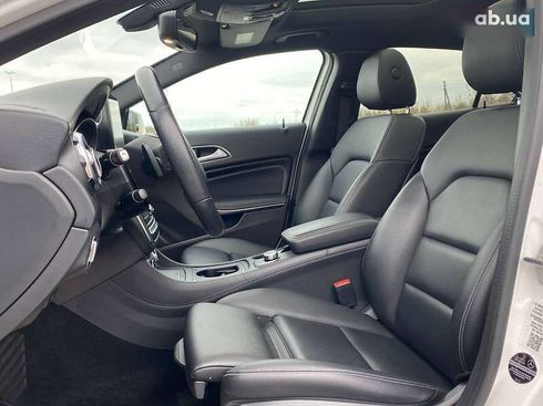 Mercedes-Benz GLA-Класс 2019 - фото 12