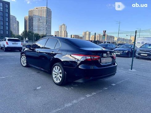 Toyota Camry 2019 - фото 8