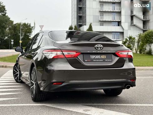 Toyota Camry 2018 - фото 9