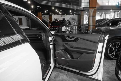 Audi Q8 2021 - фото 8
