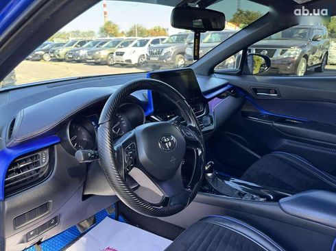 Toyota C-HR 2017 - фото 11