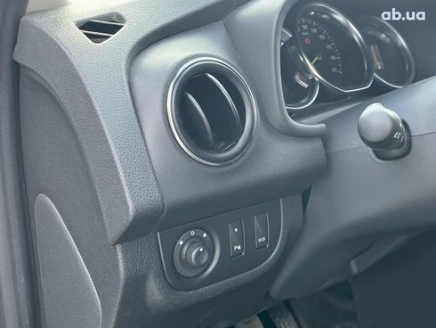 Renault Sandero 2019 бежевый - фото 22