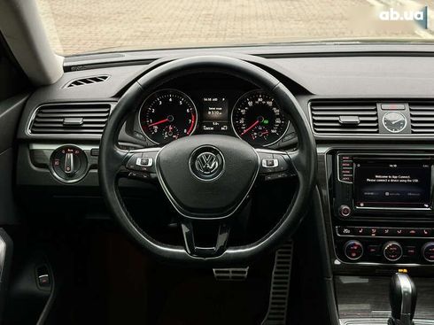 Volkswagen Passat 2017 - фото 30