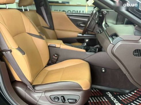 Lexus ES 2018 - фото 24